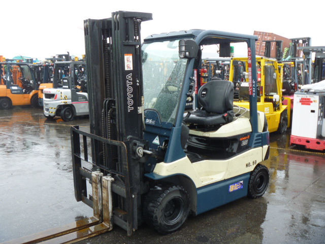 F.Uchiyama提供日本原装丰田电动平衡重叉车 7FB25-23003