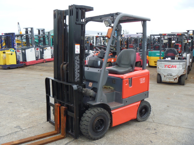 F.Uchiyama提供日本原装丰田电动平衡重叉车 6FB15-13919