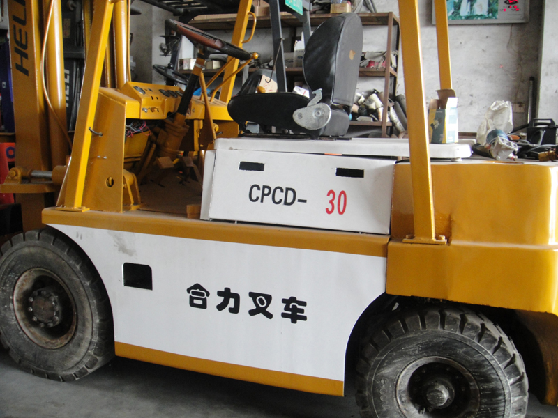 合力3吨叉车 CPC30_中国叉车网(www.chinaforklift.com)