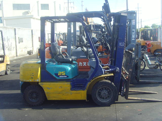 TCM2.5吨叉车.原厂油漆,五十铃发动机 进口叉车转让 TCM2.5T