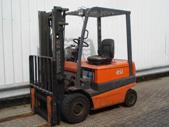 平衡重叉车W8370