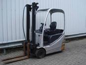 平衡重叉车W4500
