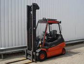 平衡重叉车S7708