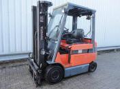 平衡重叉车D6309