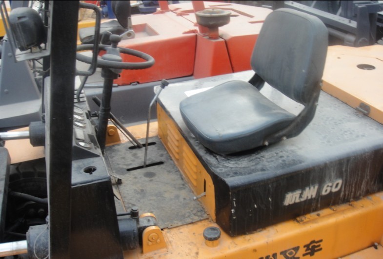 叉车 二手九成新叉车 合力,杭叉半价转让 1-10吨