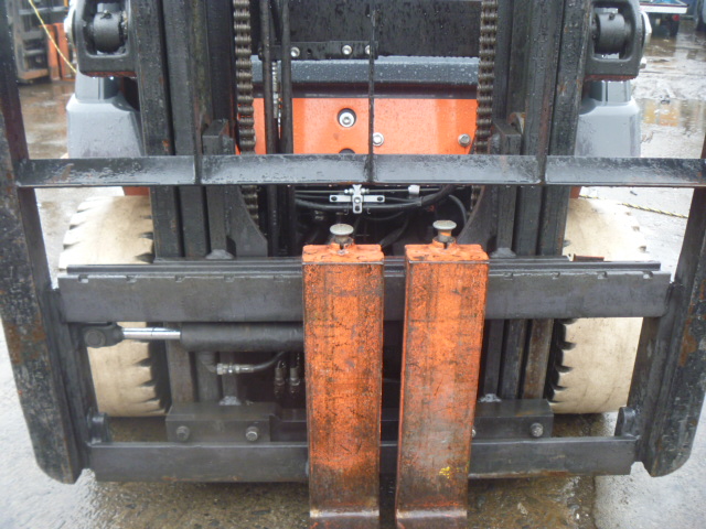 F.Uchiyama提供日本原装丰田电动平衡重叉车 7FB25-35845