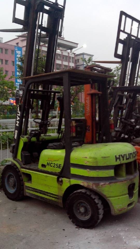 现代2.5吨叉车 CPC25_中国叉车网(www.chinaforklift.com)