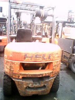 高价收购柴油叉车，电动叉车，成色品牌不限 1吨--20吨