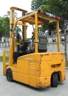 丰田三轮电动平衡重叉车 7FBE18-51437