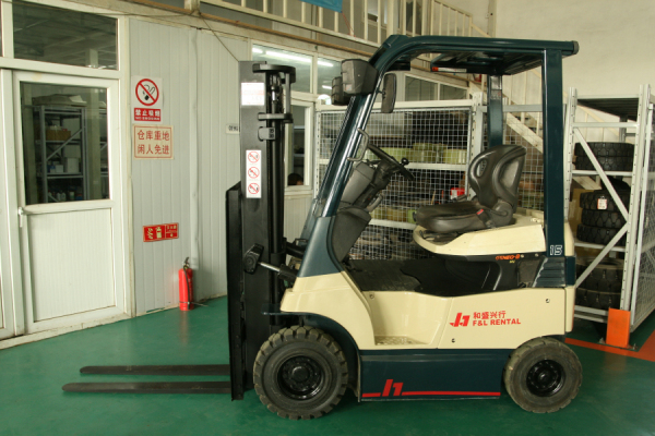 丰田电动叉车109# 7FBH15