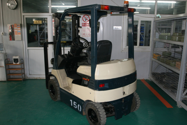 丰田电动叉车150# 7FBL15