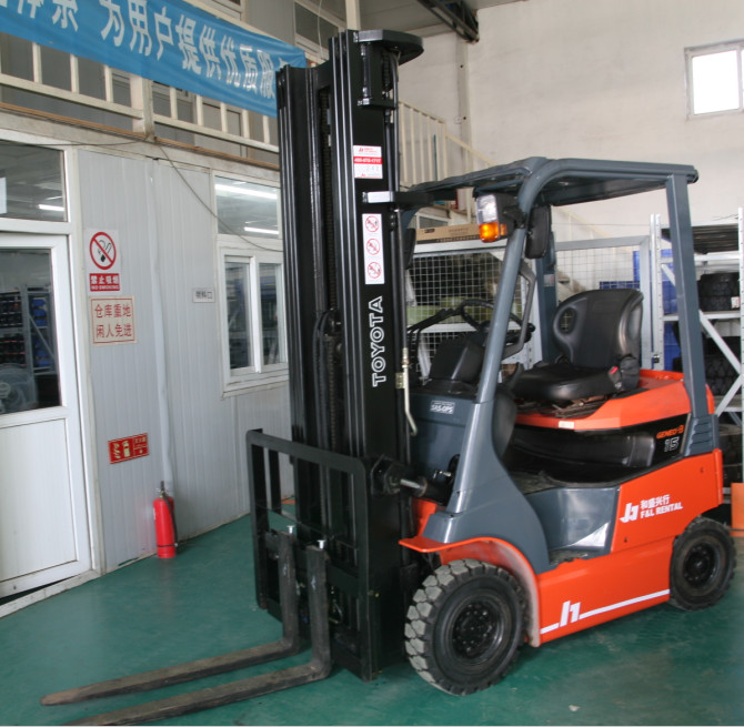 丰田电动叉车248# 7FBH15