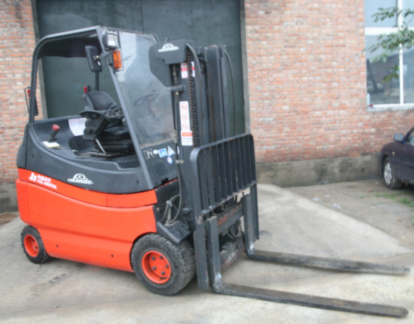 林德电动叉车276# E30