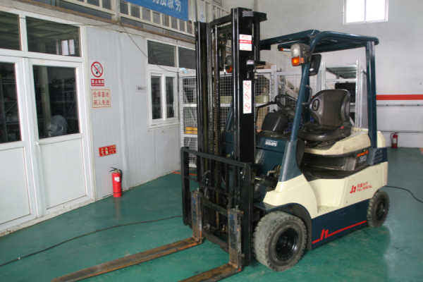 丰田电动叉车184￥ 7FBH20