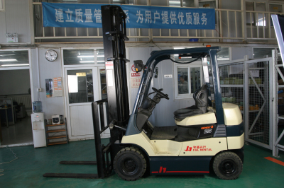 丰田电动叉车111# 7FB25