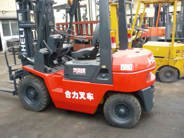低价出售二手合力3吨叉车; 二手3吨叉车 成色新,现场可试机 h2000，R
