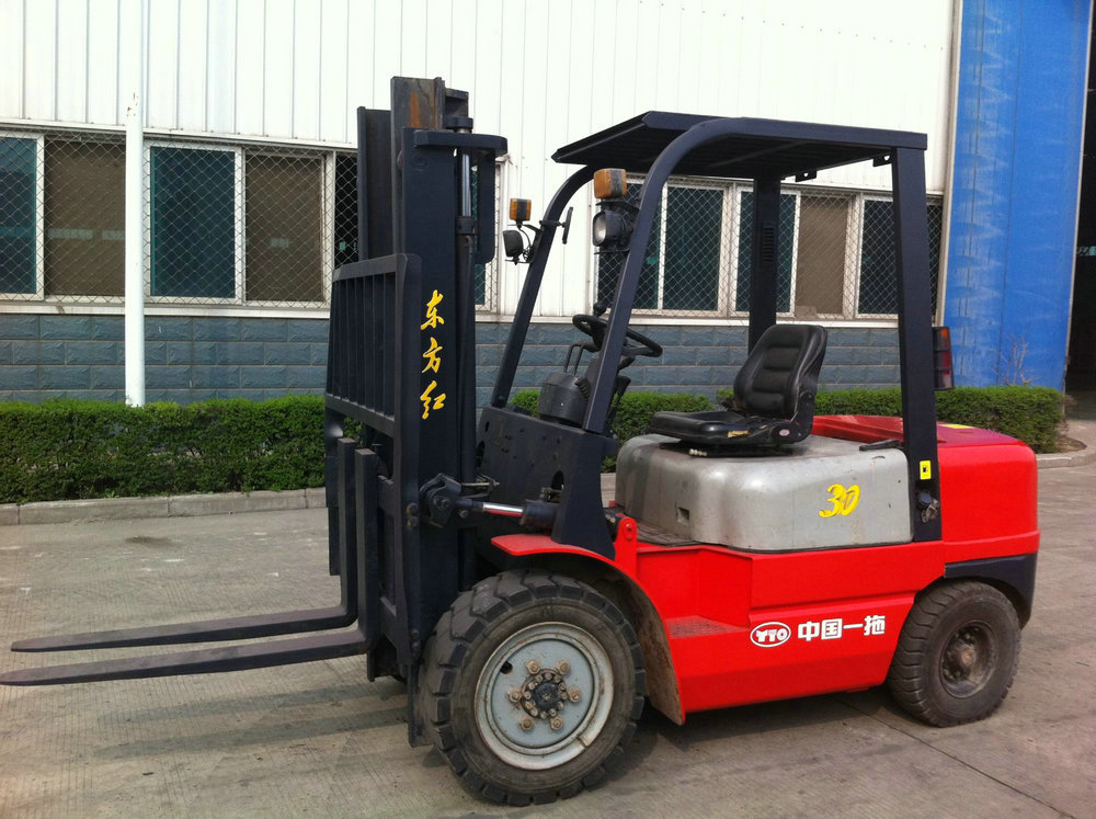 东方红CPC30二手内燃叉车 CPC30