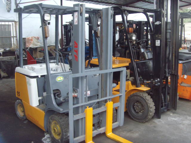 收购.二手电瓶叉车.二手报废电瓶叉车.林德.丰田.力侄优.小松等多款二手叉车 TOYOTA/合力