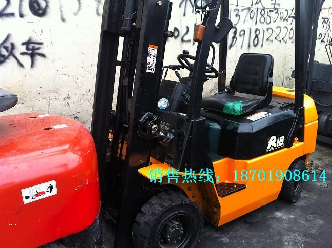 二手叉车经济大衰竭 二手叉车现已低价全部打折出售 齐全