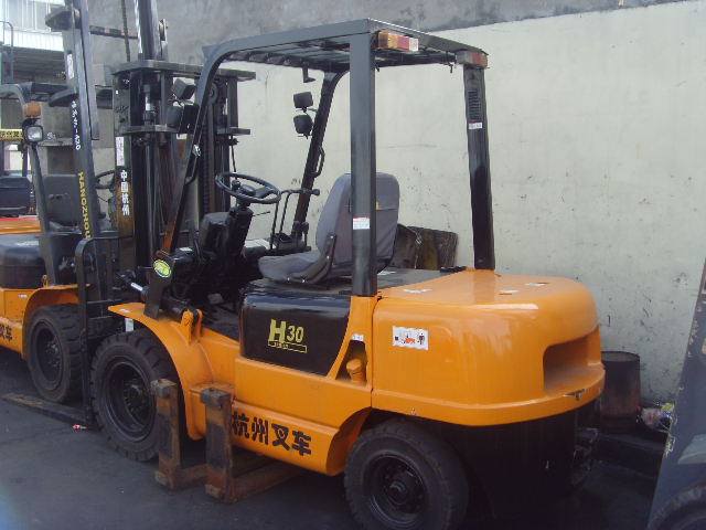 上海俊伟：3吨杭州叉车,柴油机叉车 CPCD3