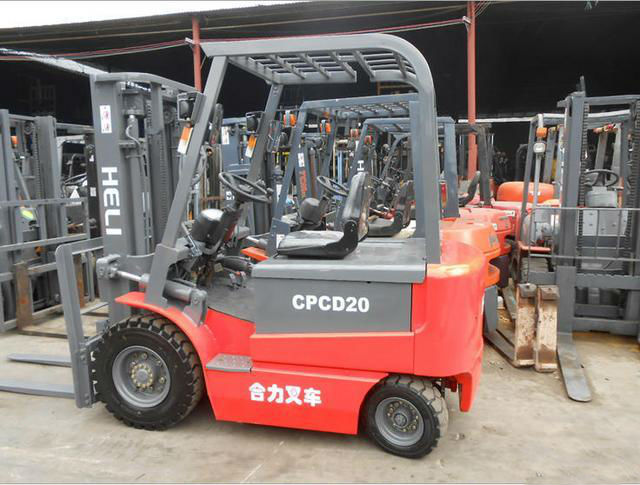 供应二手叉车 杭州2吨叉车 柴油叉车，送货上门 2吨