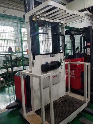 力至优电动拣选叉车 RB15D-70BC-400