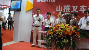 CITA秘书长张洁等在山推新产品发布会致辞B