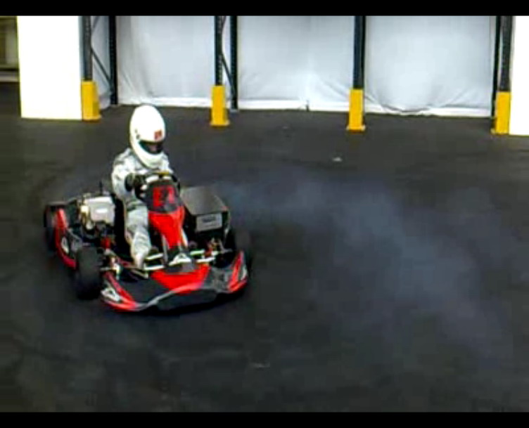 林德在2011德国CEMAT红色赛车视频