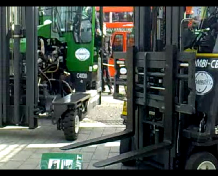 COMBIL在2011德国CEMAT表演