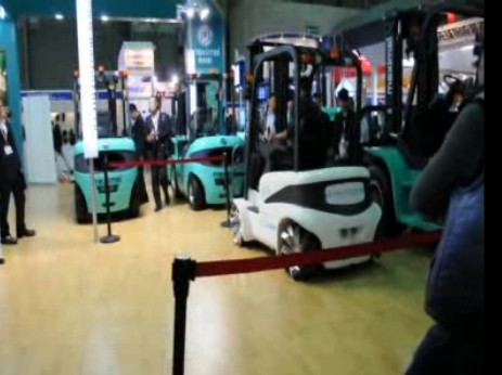 美科斯在2011 CeMat展览上2