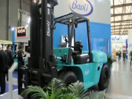 宝骊在2011 CeMat展览上1