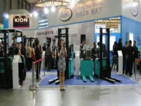 宝骊在2011 CeMat展览上9