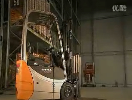 东莞伟轮叉车可以在货架里用的电动平衡重叉车