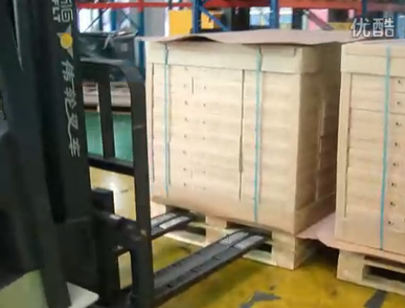 伟轮叉车南昌分公司ROLLE FORK无卡板操作实例