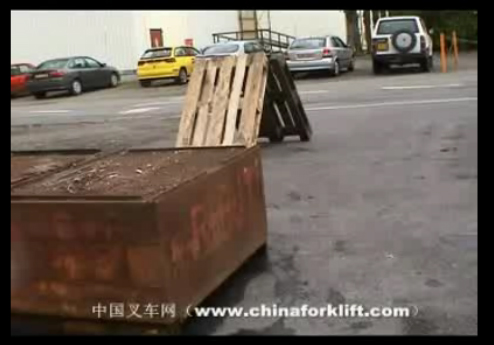 伟轮STILL电动托盘叉车碰撞试验