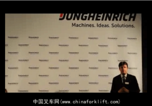 永恒力新闻发布会发言人Kaulfahs先生致欢迎词