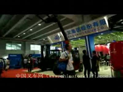 杭叉在2012广州国际品牌叉车展会上