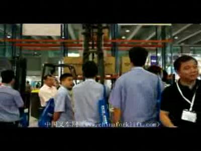 伟轮在2012广州国际品牌叉车展会上
