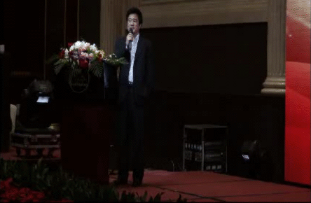 台湾光宝魏立中做“叉车锂电池研究及应用现状”