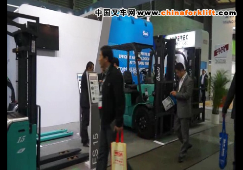 宝骊在2012CeMat展会现场