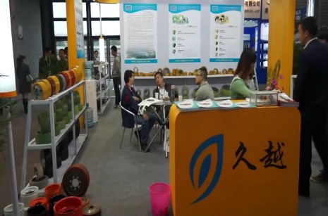 久越在2012CeMat展会现场