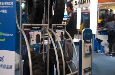 卡莫拉速力达在2012CeMat展会现场