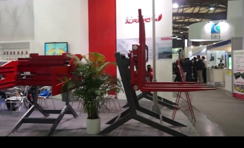 博索尼奥拉茂在2012CeMat展会现场