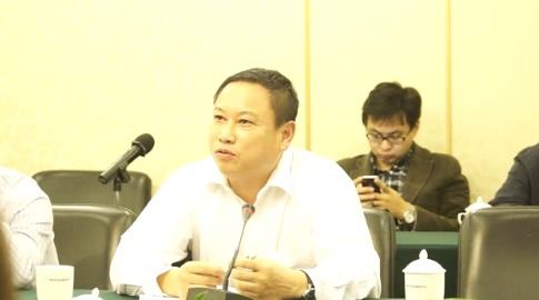 广西柳工机械股份有限公司陈列副总经理在中叉会上发言