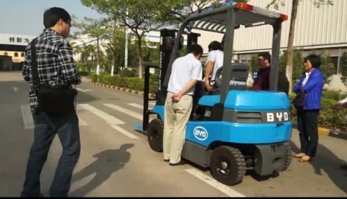 比亚迪电动叉车