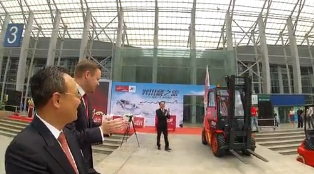 林德叉车川藏之旅--叉车正式出征！