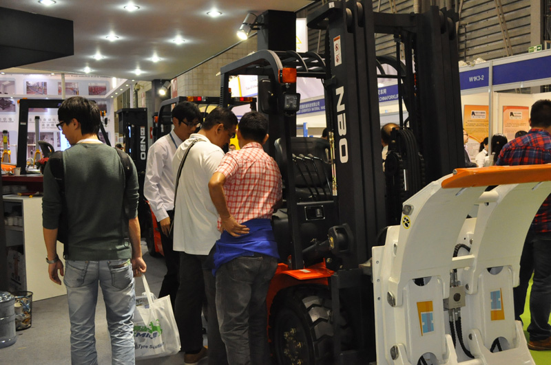 安徽蓝博旺NBO叉车新品发布仪式1