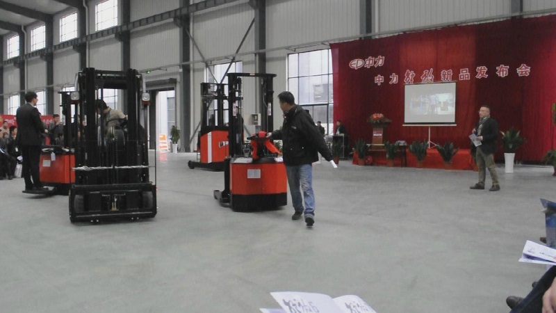 中力可前移堆高机介绍