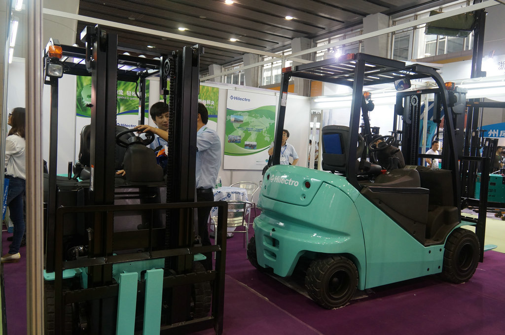 以技术创新推动行业发展 海迈克叉车自主研发不断攀升新高度