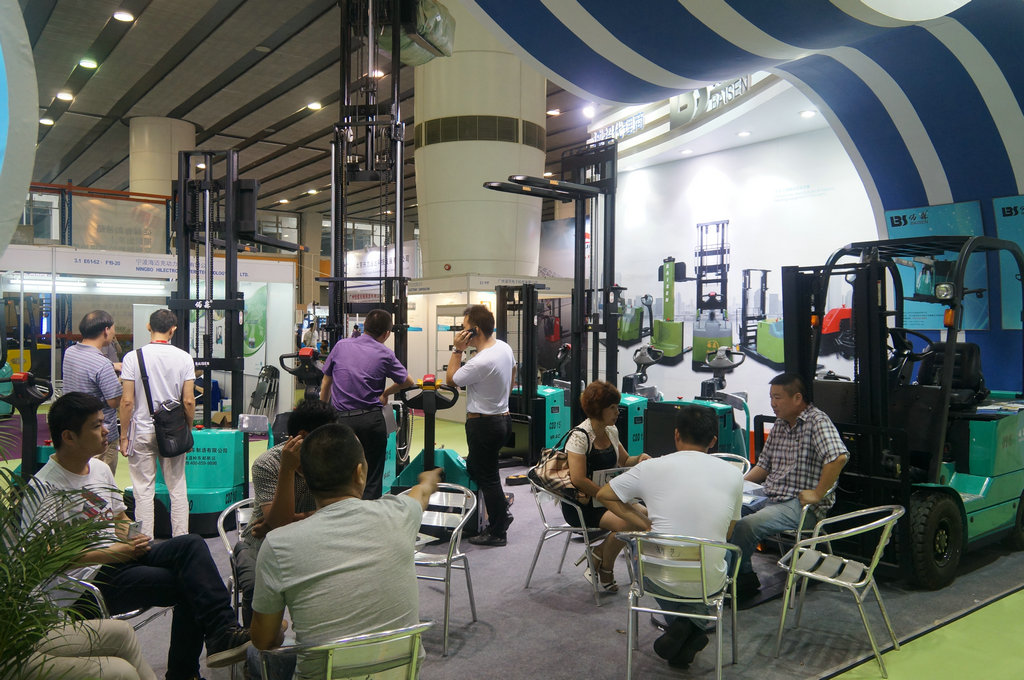 大传叉车首次参加广州国际叉车及配件展收获颇丰